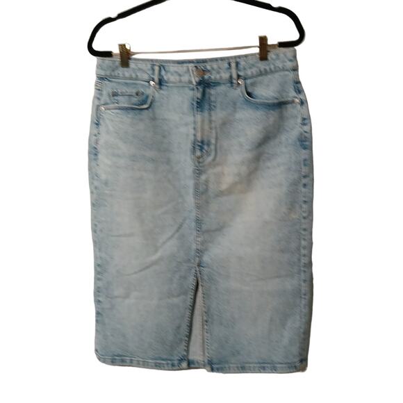 LOFT Dresses & Skirts - Loft Light Wash Denim Jean Midi Pencil Skirt With Slit NWT Knee Length Size 12